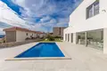 Villa de tres dormitorios 400 m² Krk, Croacia