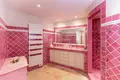 Villa de tres dormitorios 280 m² Francia, Francia