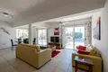 Mieszkanie 2 pokoi 118 m² Peyia, Cypr
