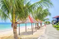 Exclusivo Complejo Turístico Operativo en Isla Pulau Tinggi (3.7 Ha, 88 Unidades) — $5,000,000
