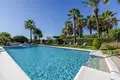 Villa 9 bedrooms 1 056 m² Estepona, Spain