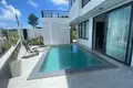 Villa de tres dormitorios 240 m² Rawai, Tailandia