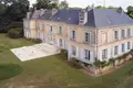 Castle 10 bedrooms 700 m² Poitiers, France