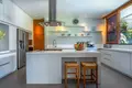 5-Schlafzimmer-Villa 700 m² Kerobokan Kelod, Indonesien
