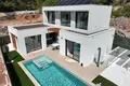 Villa de tres dormitorios 227 m² Alfaz del Pi, Španjolska