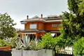 Villa de 7 dormitorios 400 m² Roma, Italia