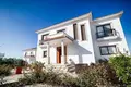 4 bedroom Villa 220 m² Girne Belediyesi, Northern Cyprus