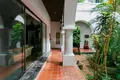 villa de 5 chambres 1 400 m² Karon, Thaïlande