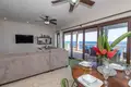 5 bedroom house 697 m² West Bay, Honduras