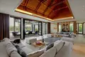 Wohnkomplex Complex of villas with swimming pools and jacuzzis directly on Bang Tao Beach, Phuket, Thailand