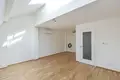 Mieszkanie 4 pokoi 94 m² Miasto Stołeczne Praga, Czechy