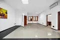 Коммерческое помещение 4 комнаты 150 м² в Варшаве, Польша