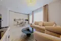 Sophisticated Duplex Apartment in a Prime Beachside Neighbourhood