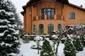 House 540 m² Uhryniv, Ukraine