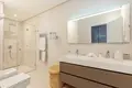 Квартира 2 спальни 190 м² Тиват, Черногория