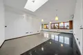 Коммерческое помещение 4 комнаты 150 м² в Варшаве, Польша