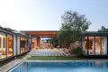 Complexe résidentiel New complex of villas with a central park, a clubhouse and a mini golf course, Phuket, Thailand