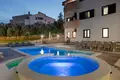 Дом 11 спален 565 м² Город Пула, Хорватия