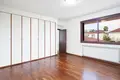 Дом 5 спален  Строволос, Кипр