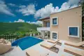 Villa de tres dormitorios 170 m² Becici, Montenegro