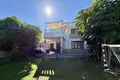 4 bedroom house 270 m² Dos Hermanas, Spain