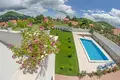 Hütte Kuća 470 m² na Izdavanje – Centar, Cetinje
