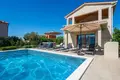 3-Schlafzimmer-Villa 210 m² Rabac, Kroatien