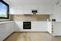 3 bedroom apartment 104 m² Paris, France