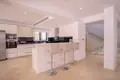 Villa de tres dormitorios 300 m² en Peyia, Chipre