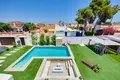 5 bedroom house 250 m² Torrevieja, Spain