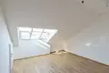 Mieszkanie 4 pokoi 94 m² Miasto Stołeczne Praga, Czechy