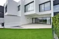 Haus 4 Schlafzimmer 321 m² Dos Hermanas, Spanien