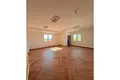 Propiedad comercial 2 000 m² en Condado de Tirana, Albania