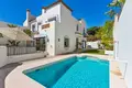 Haus 3 Schlafzimmer 250 m² Dos Hermanas, Spanien