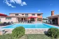 Haus 5 Schlafzimmer 260 m² Opcina Barban, Kroatien