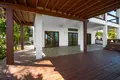 4 bedroom house 44 508 m² West Bay, Honduras
