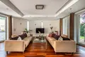 House 440 m² in Warsaw, Poland