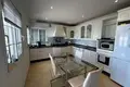 Haus 10 Schlafzimmer 560 m² Dos Hermanas, Spanien