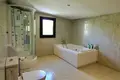4-Schlafzimmer-Villa 208 m² Estepona, Spanien