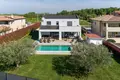 Dom 5 pokojów 250 m² Nova Vas, Chorwacja