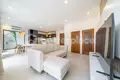 Villa mit 2 Schlafzimmern  Kerobokan Kelod, Indonesien