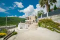 Villa de tres dormitorios 170 m² Becici, Montenegro