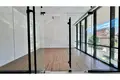 Office 1 room 31 m² in Tirana Municipality, Albania