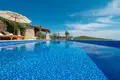 Villa mit 2 Schlafzimmern 300 m² Tivat, Montenegro