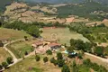 Propiedad comercial 982 m² en Poppi, Italia