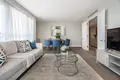2 bedroom apartment 88 m² in London, United Kingdom