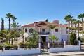 Villa de 4 dormitorios 360 m² Oroklini, Chipre