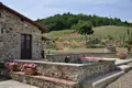 Propiedad comercial 982 m² en Poppi, Italia