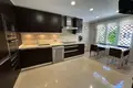 4 bedroom house 240 m² Dos Hermanas, Spain
