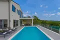 4-Schlafzimmer-Villa 227 m² Umag, Kroatien